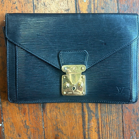 Epi Pochette Sellier Dragonne Clutch Black - Picture 3 of 12